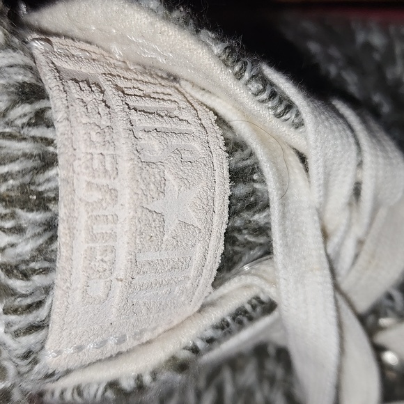 Converse sneakers. - Picture 5 of 6